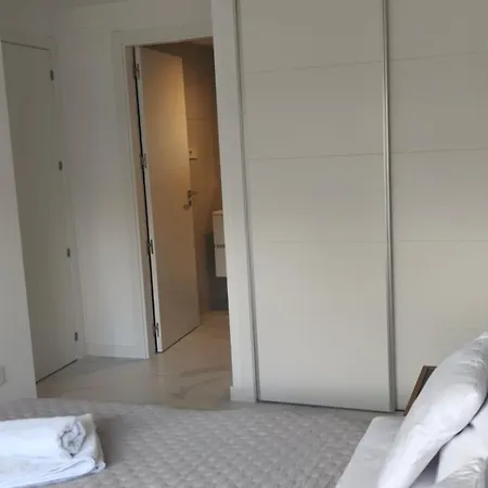 Modern With Terrace Апартаменти *
