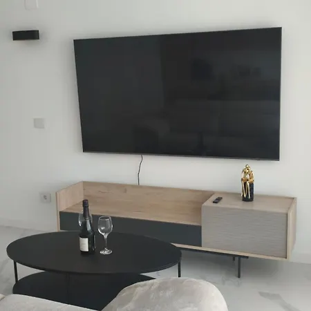 Modern With Terrace Apartment *