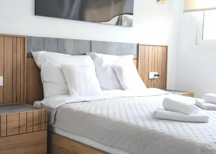 Modern With Terrace Apartment *